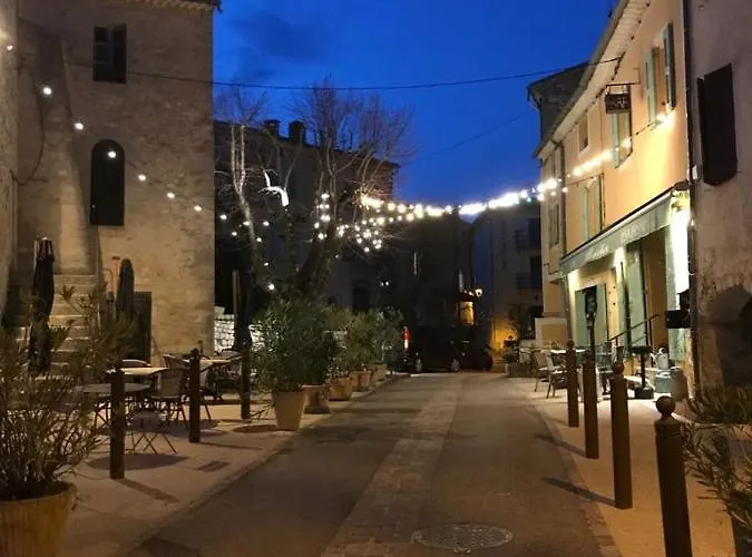 L'observatoire Hotel *